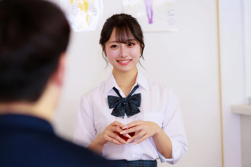 花守夏歩 | 快感必至！巨尻が魅せる女子校生 激エロセクシーショット(deas049)-1
